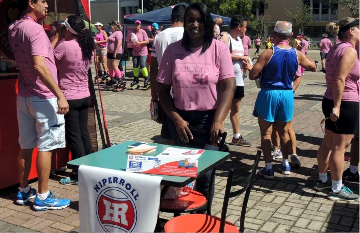Ação institucional da Hiperroll Embalagens movimenta Corrida da Ascomcer em JF Ação institucional da Hiperroll Embalagens movimenta Corrida da Ascomcer em JF