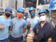 Colaboradores dos setores de Extrusão e Manutenção em treinamento
